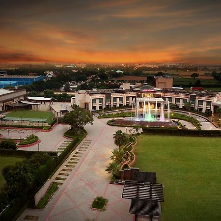 City Park Resort Bahādurgarh Екстериор снимка